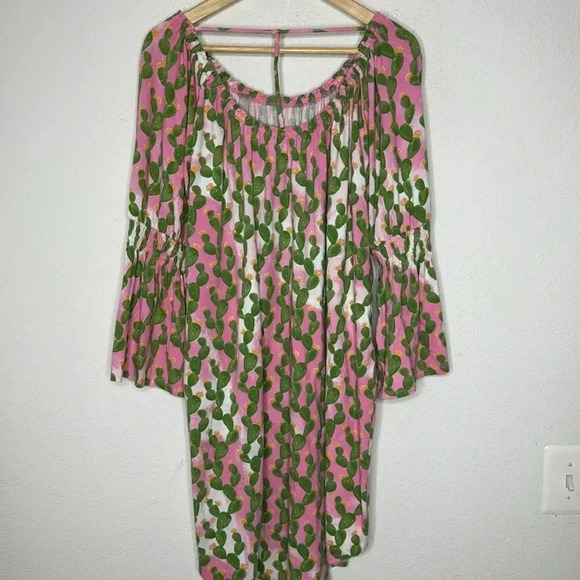 Crown & Ivy pink/green 3/4 bell sleeves size large - Picture 3 of 7